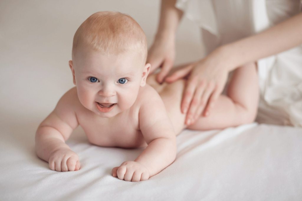 A Pele do Recém-Nascido: 3 cuidados essenciais no dia a dia do bebê.
